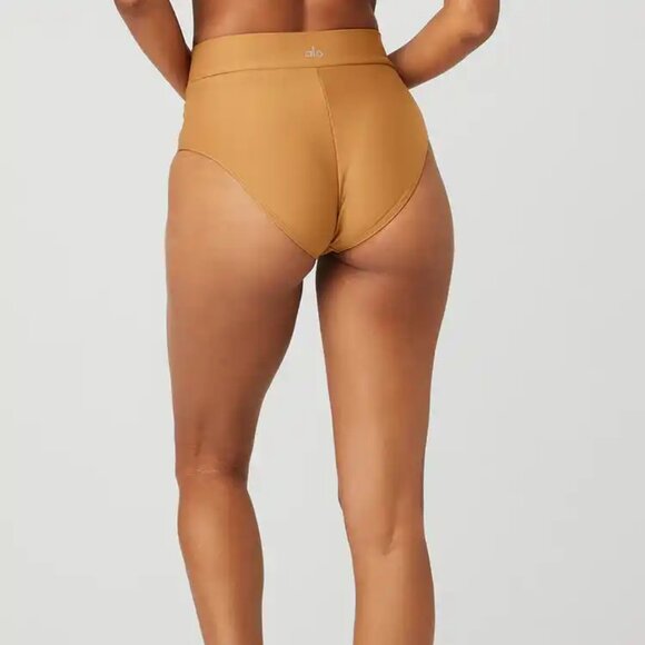 ALO Yoga Pants - NWT Airlift HR briefs, L, Toffee